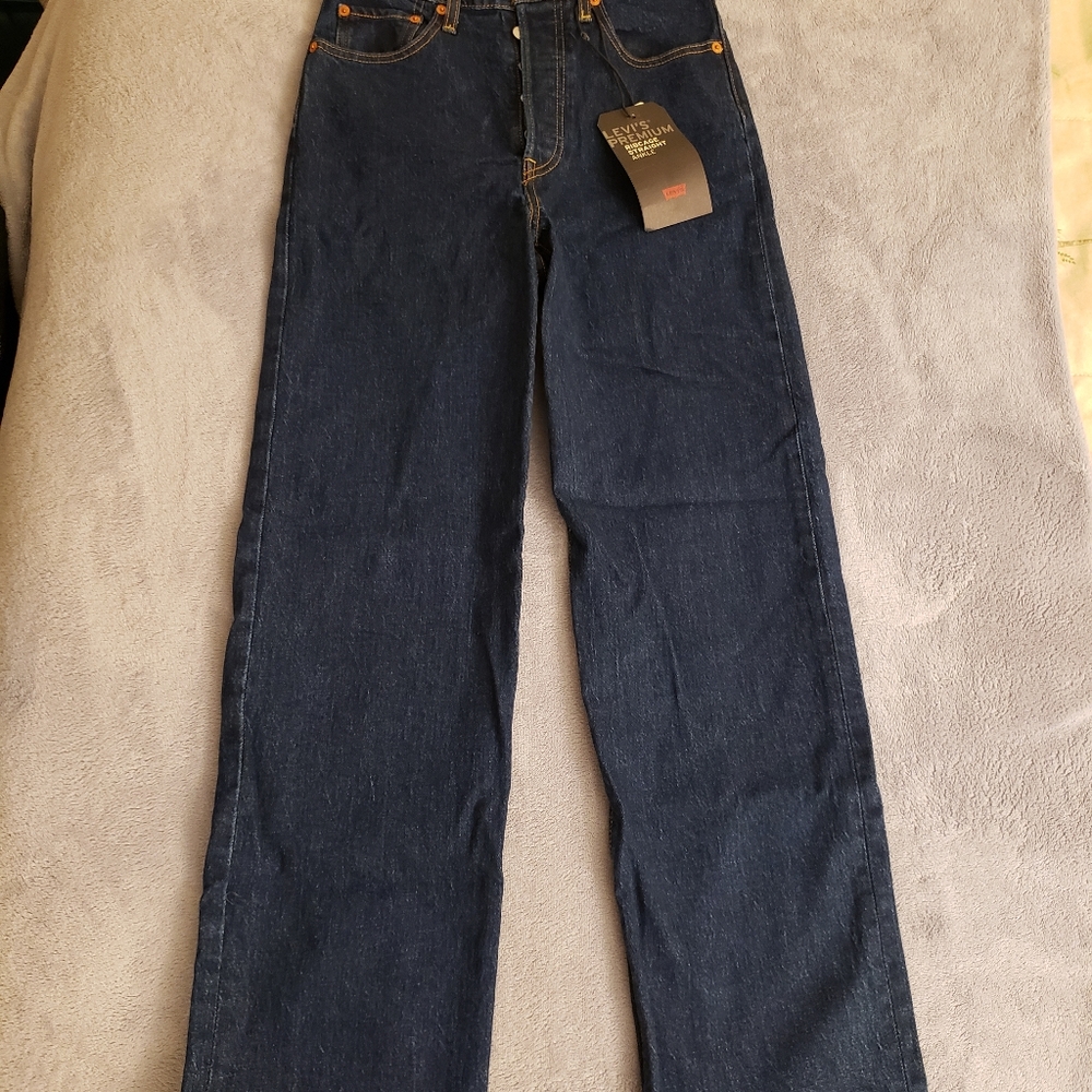 Levi's Ribcage Jeans 27/29  fits like 25/26 NWT